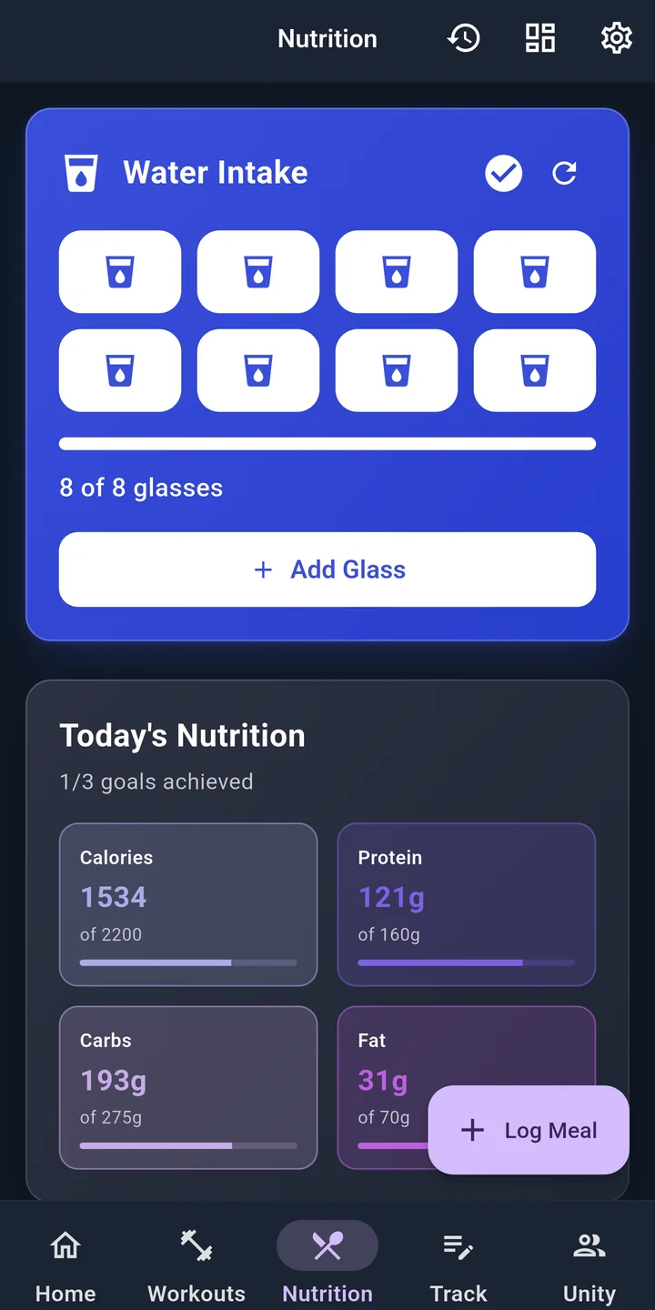 Kinesa nutrition screen showing water intake and macro targets for calories, protein, carbs and fat